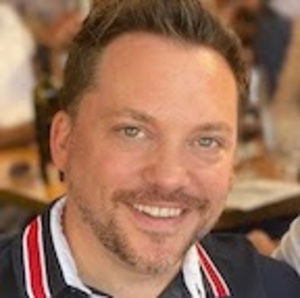 Meet your Posher, Casey